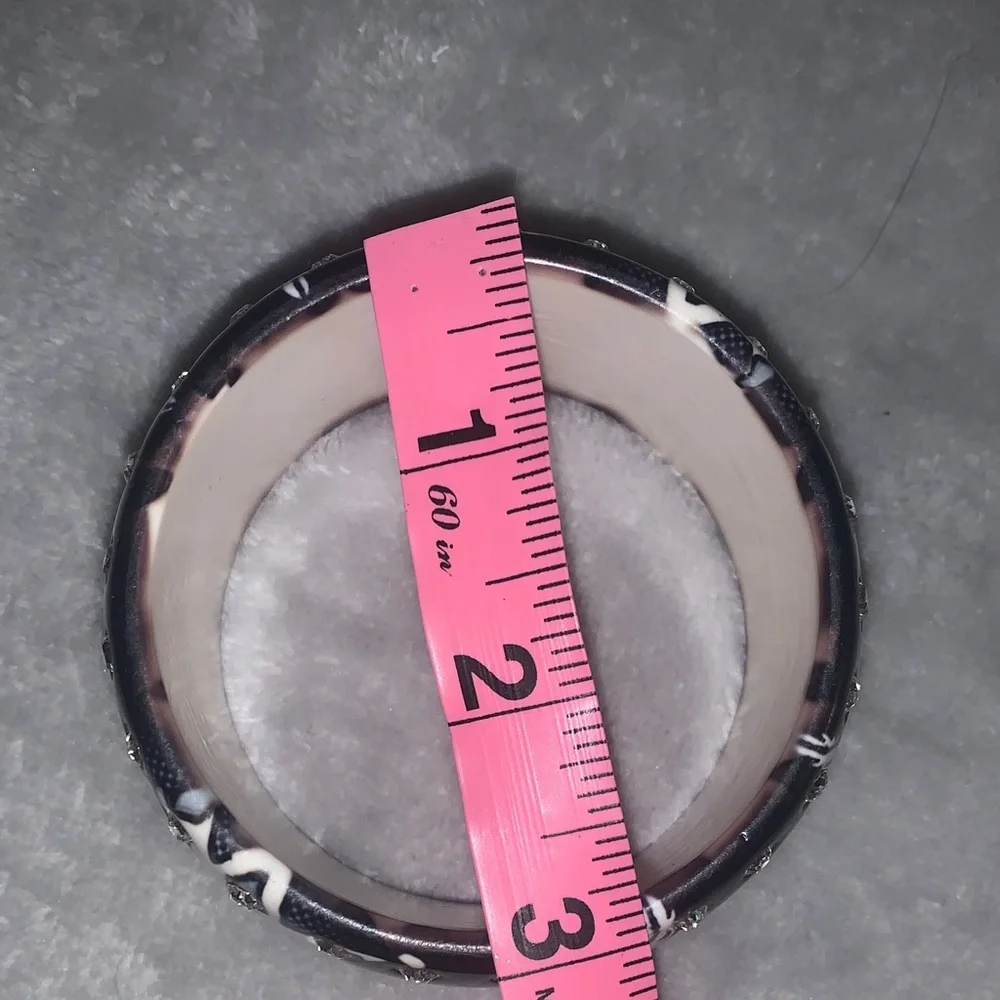 Y2K- Skull Design Bangle - Black and White with crystal stones - Picture 5 of 5